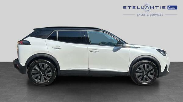 Peugeot e-2008 50Kwh Gt Premium Suv 7Kw Charge #2