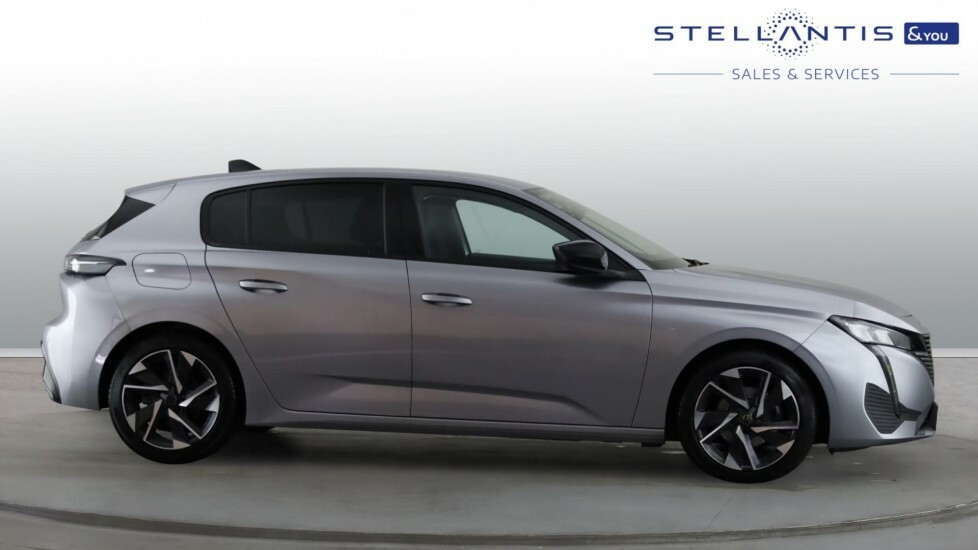 Peugeot 308 1.2 Puretech Allure Premium Hatchback E #4