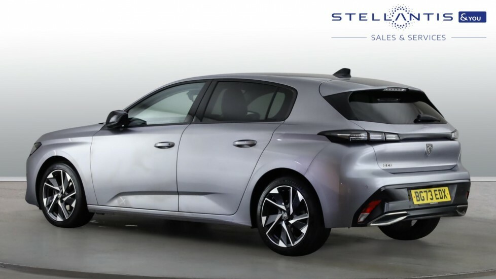 Peugeot 308 1.2 Puretech Allure Premium Hatchback E #3