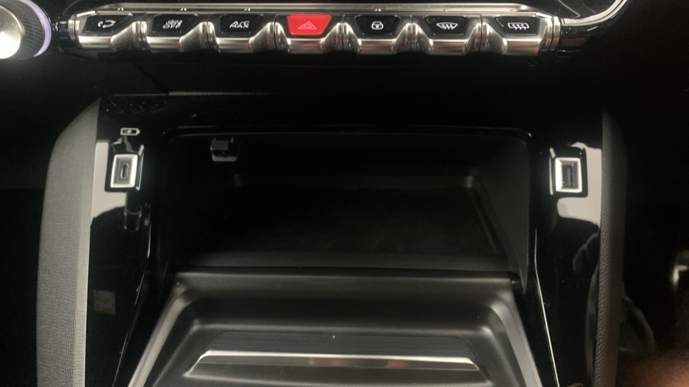 Peugeot e-208 50Kwh Gt 7.4Kw Charger... Black #25