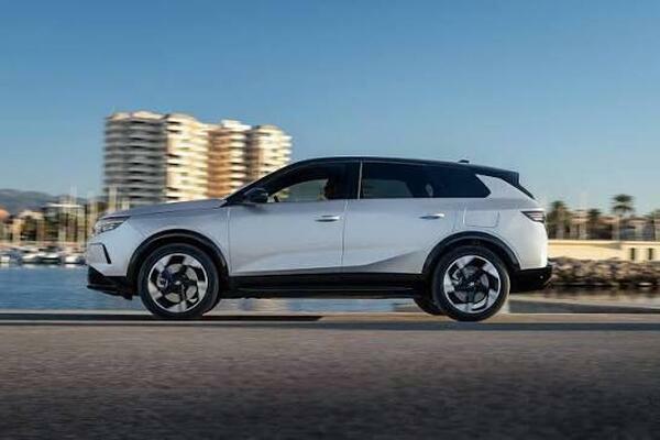 Vauxhall Grandland 73Kwh Gs  #2