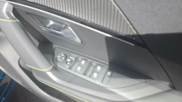 Peugeot 2008 1.2 Puretech Allure Suv Eat Euro 6 S S #33