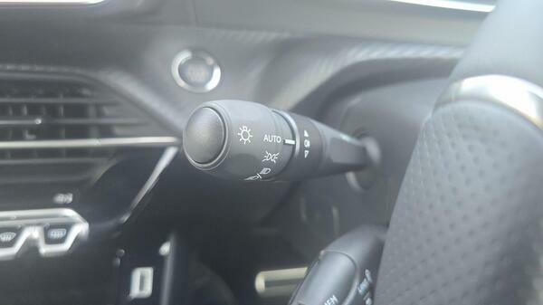 Peugeot 2008 1.2 Puretech Allure Suv Eat Euro 6 S S #22