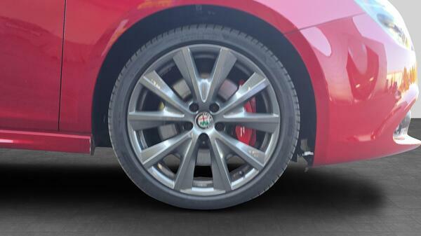 Alfa Romeo Giulietta Tbi Veloce Tct 5-Door Red #11