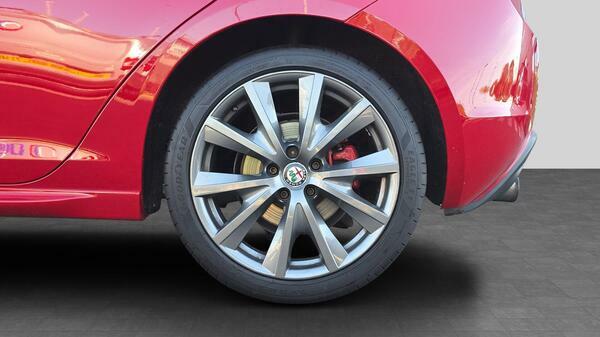 Alfa Romeo Giulietta Tbi Veloce Tct 5-Door Red #13