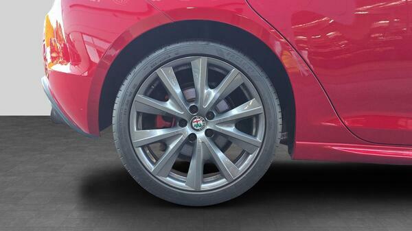 Alfa Romeo Giulietta Tbi Veloce Tct 5-Door Red #12