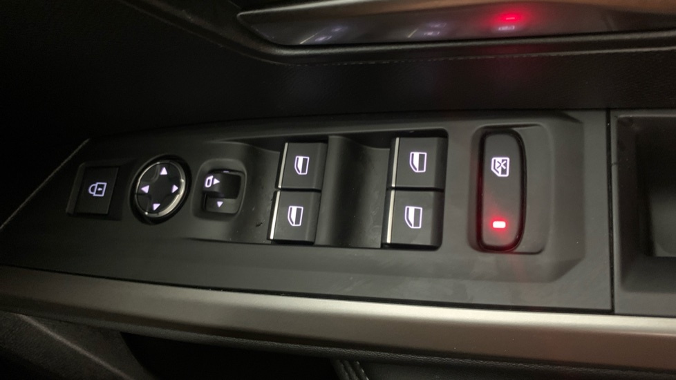 Peugeot 5008 1.2 Hybrid 136 Gt E-dsc6 Blue #39