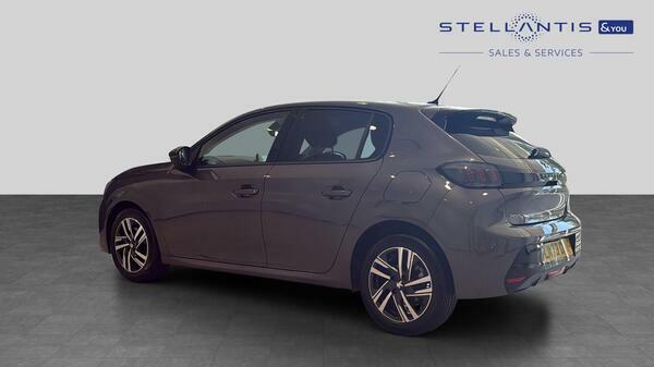 Peugeot 208 1.2 Puretech Allure Premium Hatchback #6