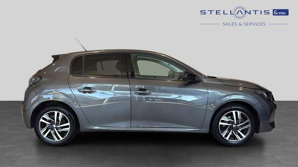 Peugeot 208 1.2 Puretech Allure Premium Hatchback #2
