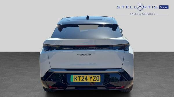 Peugeot 3008 73Kwh Gt Suv 210 Ps  #4