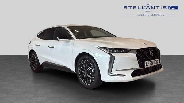 DS DS 4 1.6 E-tense 12.4Kwh Rivoli Hatchback Pl