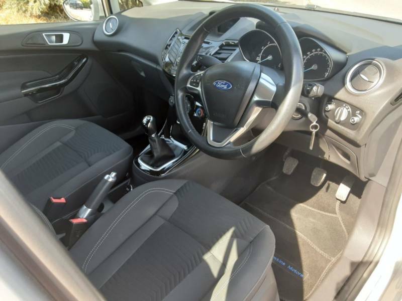 Ford Fiesta 1.0 Ecoboost Zetec Silver #4