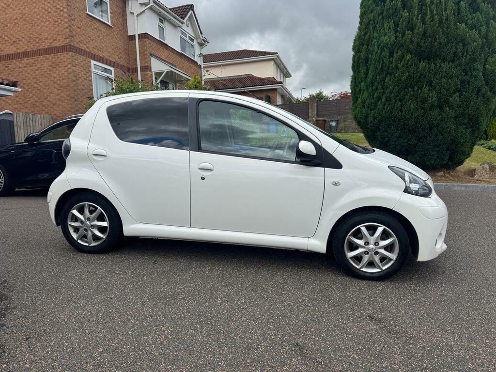 Toyota Aygo 1.0 Vvt-i Mode Euro 5 White #2