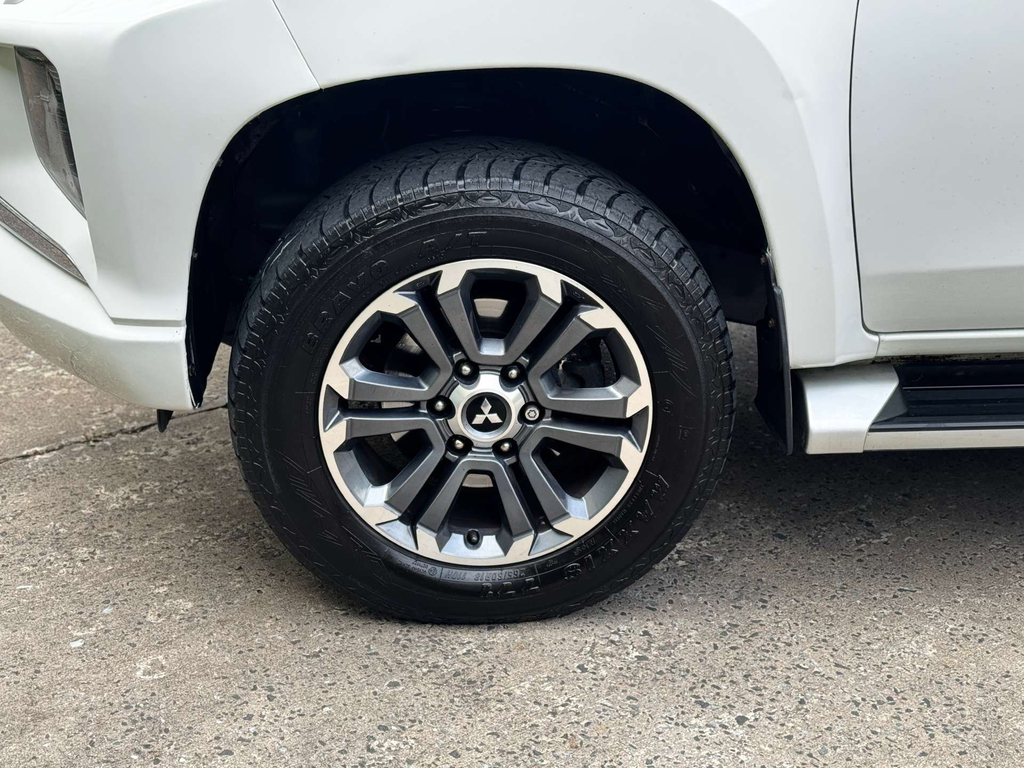 Mitsubishi L200 2.2 Di-d Dc Barbarian X 4Wd Euro 6 Ss White #29
