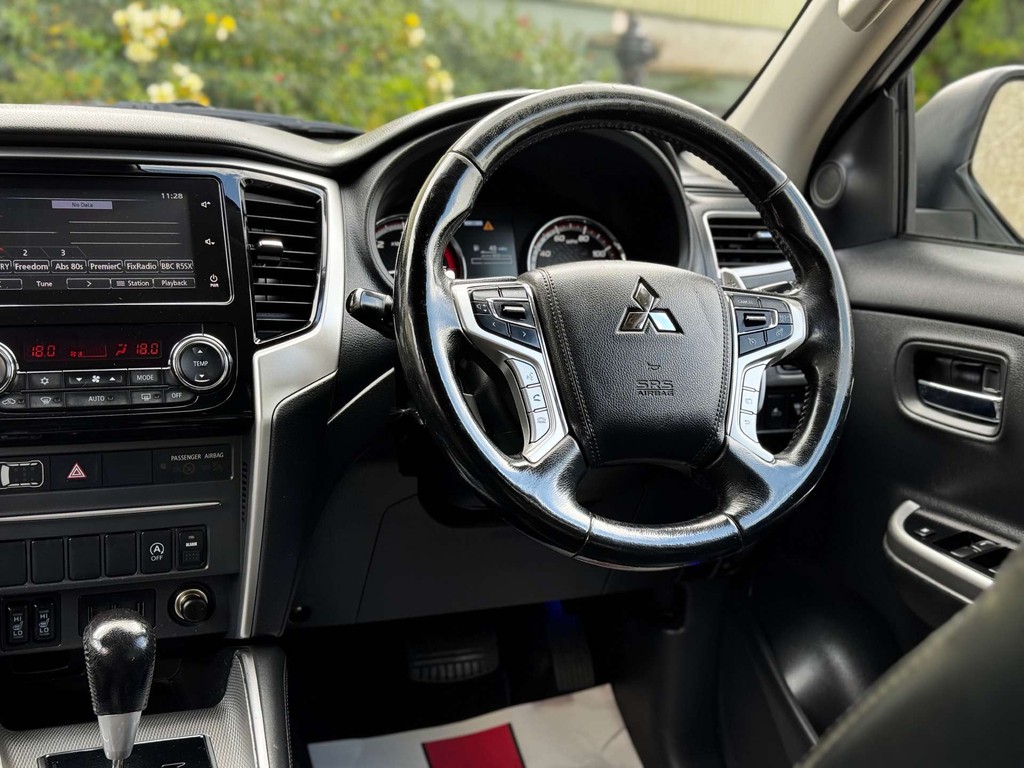 Mitsubishi L200 Barbarian Di-d 4Wd White #2