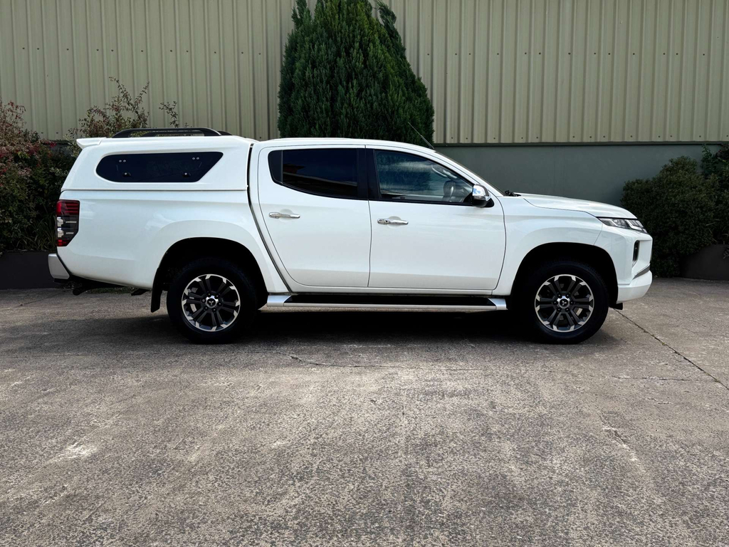 Mitsubishi L200 Barbarian Di-d 4Wd White #3