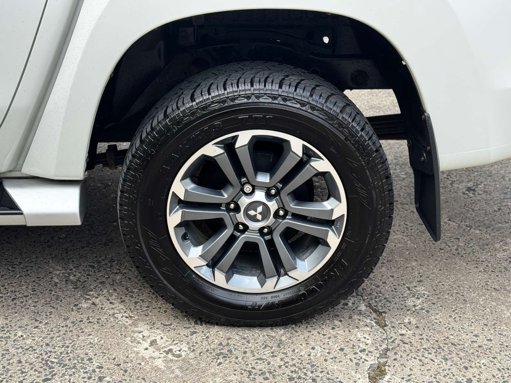 Mitsubishi L200 2.2 Di-d Dc Barbarian X 4Wd Euro 6 Ss White #28