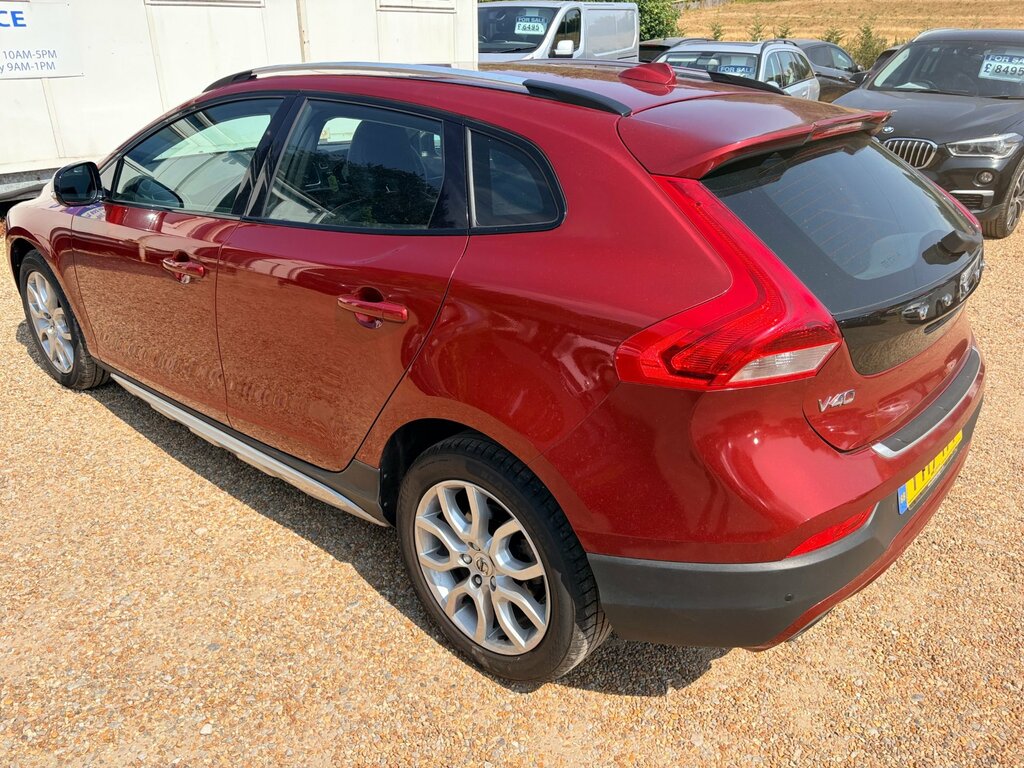Volvo V40 Cross Country 1.5 Cross Country Pro T3. Red #4