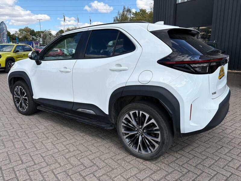 Toyota Yaris Cross Automatic White #3