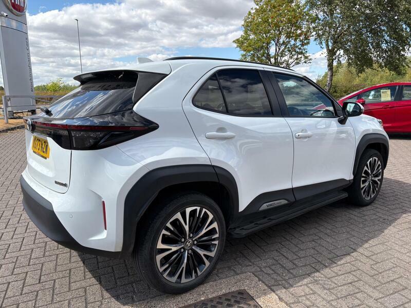 Toyota Yaris Cross Automatic White #6
