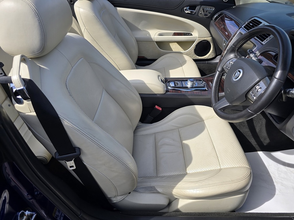 Jaguar XK V8 Portfolio Blue #4