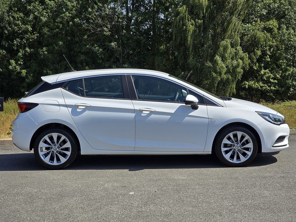 Vauxhall Astra I Turbo Design White #5