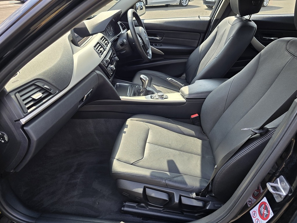BMW 3 Series 318I Se Black #4