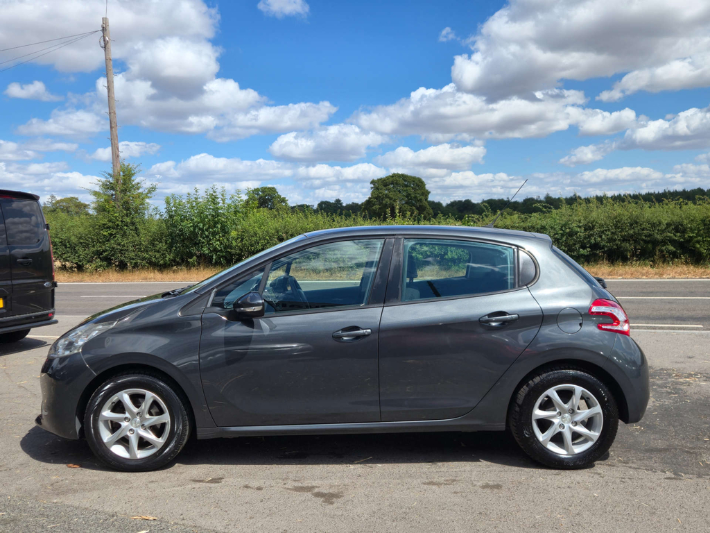 Peugeot 208 Active #3