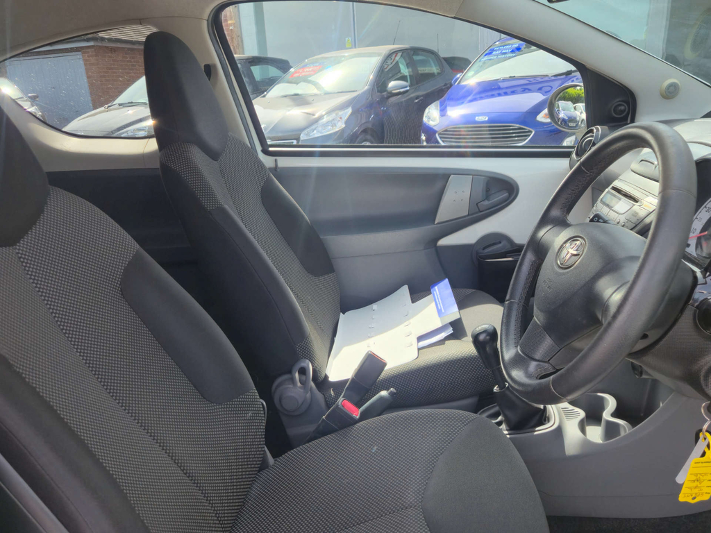 Toyota Aygo Vvt-i Ice 68 Silver #20
