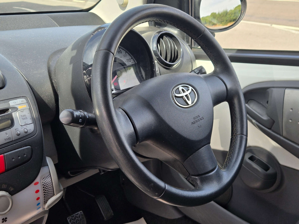 Toyota Aygo Vvt-i Ice 68 Silver #25