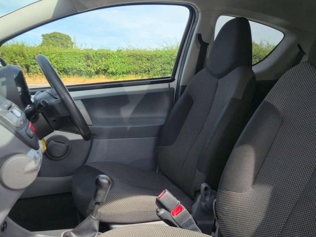 Toyota Aygo Vvt-i Ice 68 Silver #27