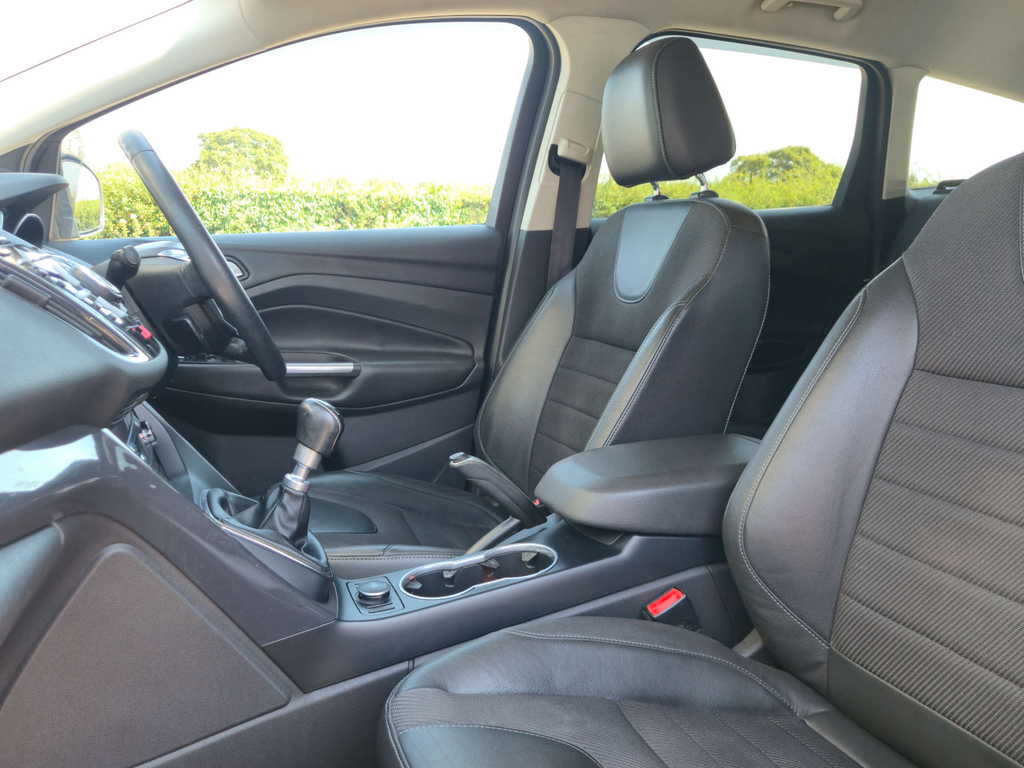 Ford Kuga 2.0 Tdci Titanium X Sport Suv Aw White #32