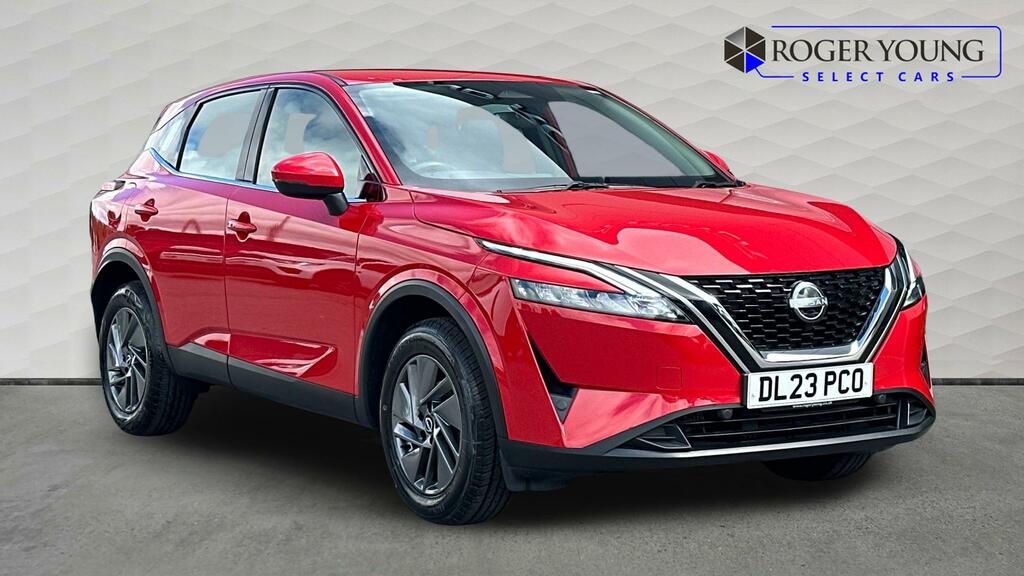 Nissan Qashqai 1.3 Dig-t Mhev Acenta Premium Red