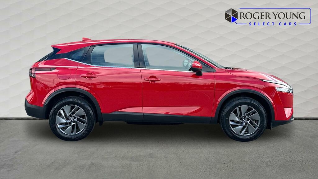 Nissan Qashqai 1.3 Dig-t Mhev Acenta Premium Red #5