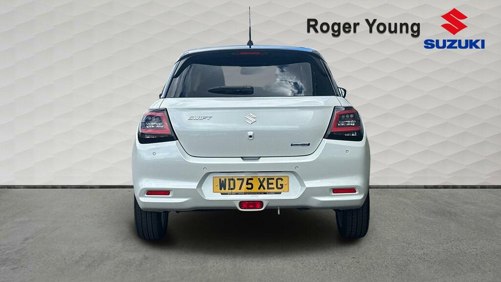 Suzuki Swift 1.2 Mhev Motion White #6