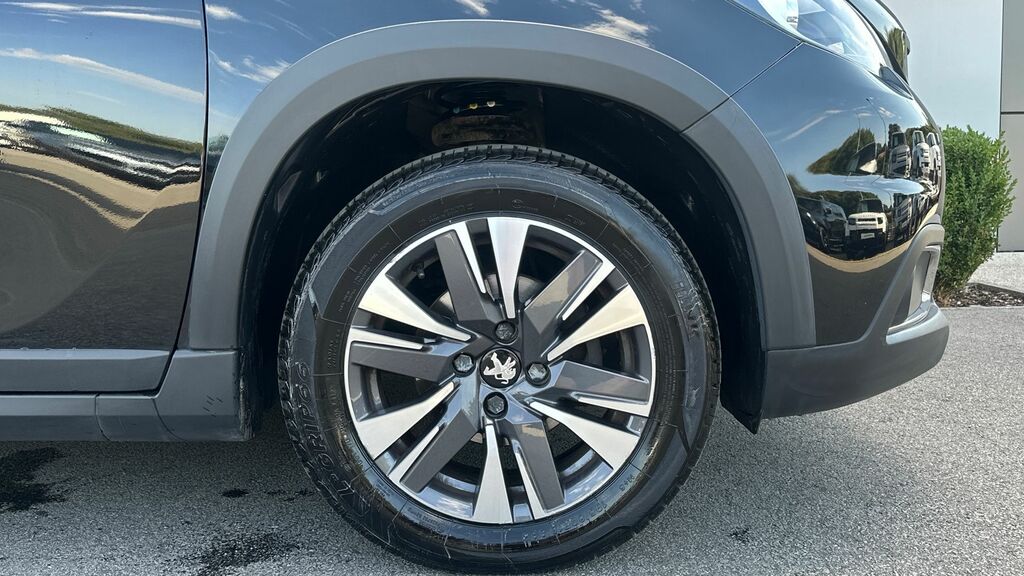 Peugeot 2008 1.2 Puretech Allure Premium Suv Black #8