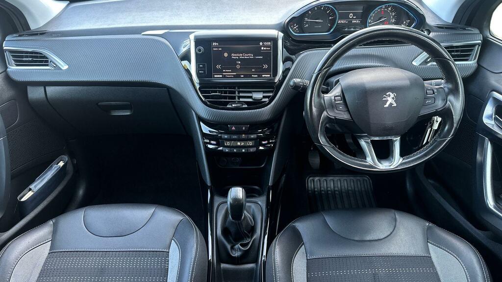 Peugeot 2008 1.2 Puretech Allure Premium Suv Black #9