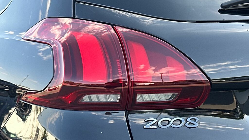 Peugeot 2008 1.2 Puretech Allure Premium Suv Black #19