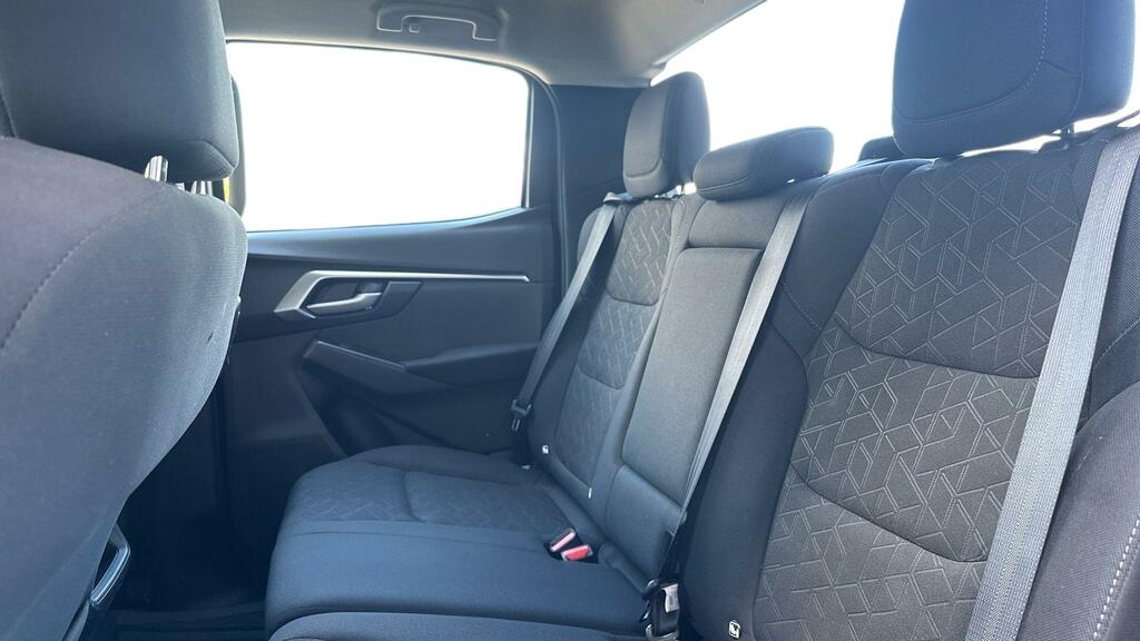 Isuzu D-Max Dl20 Dcb WJ25AOF Silver #4