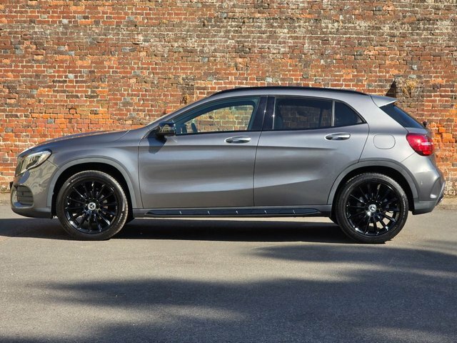 Mercedes-Benz GLA Class 1.6 Gla200 Amg Line Edition Plus Suv Grey #2