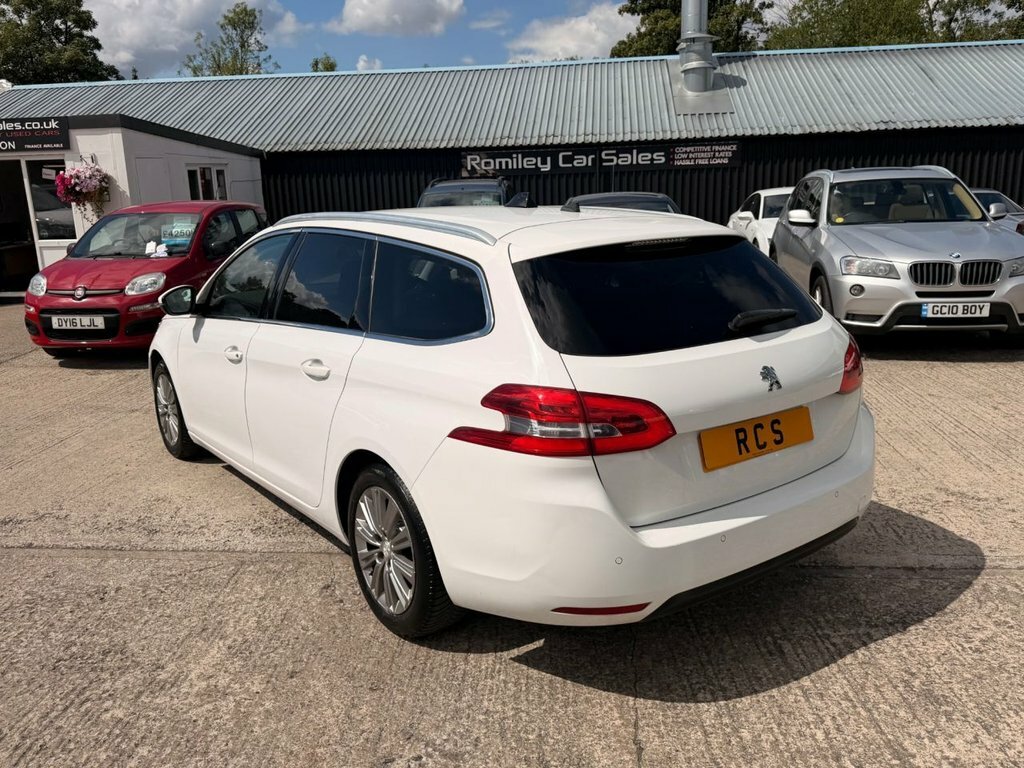 Peugeot 308 SW 1.2L Allure KW70VVK White #4