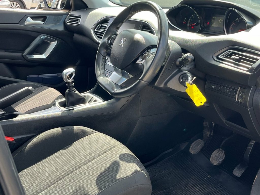 Peugeot 308 1.5L Active Grey #3