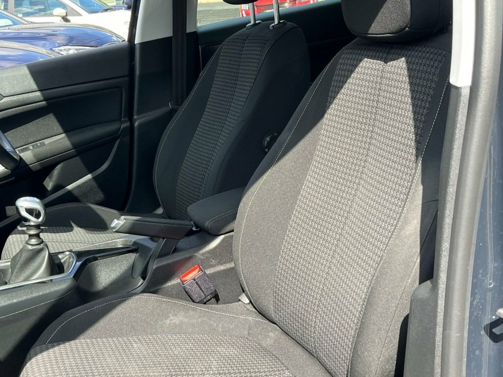 Peugeot 308 1.5L Active Grey #4