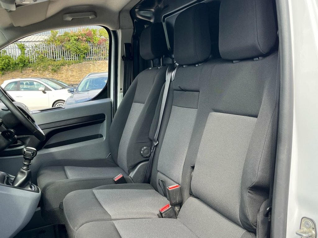 Peugeot Expert 1.5L Professional Premium 6Dr White #4