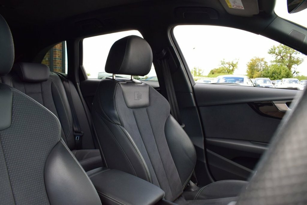 Audi A4 Avant 2L Black Edition Grey #5