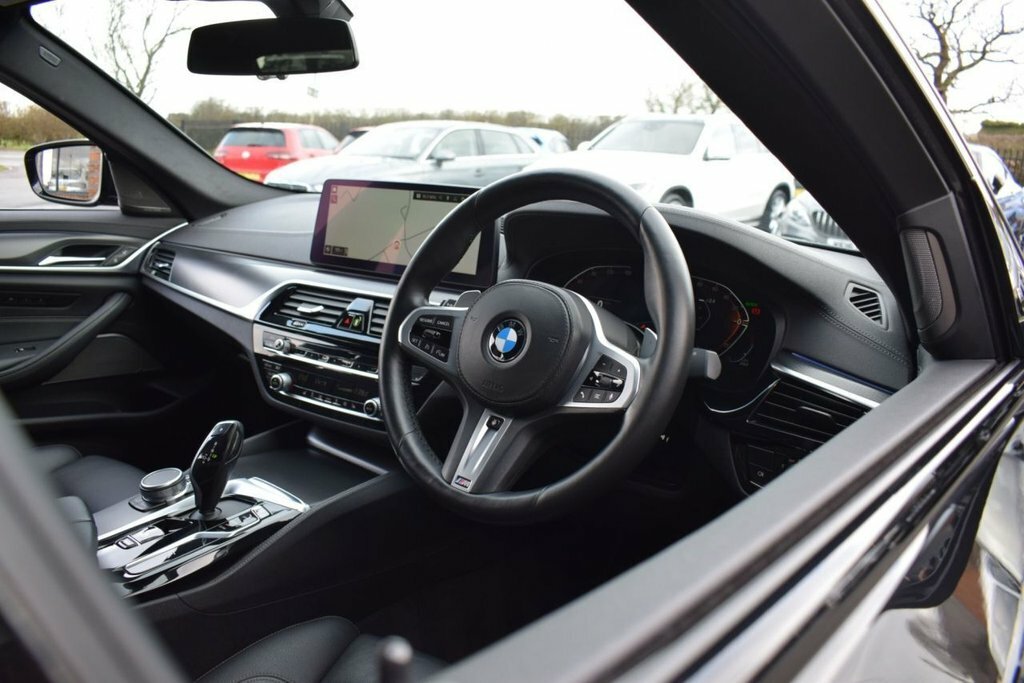 BMW 5 Series 3L M Sport Black #3