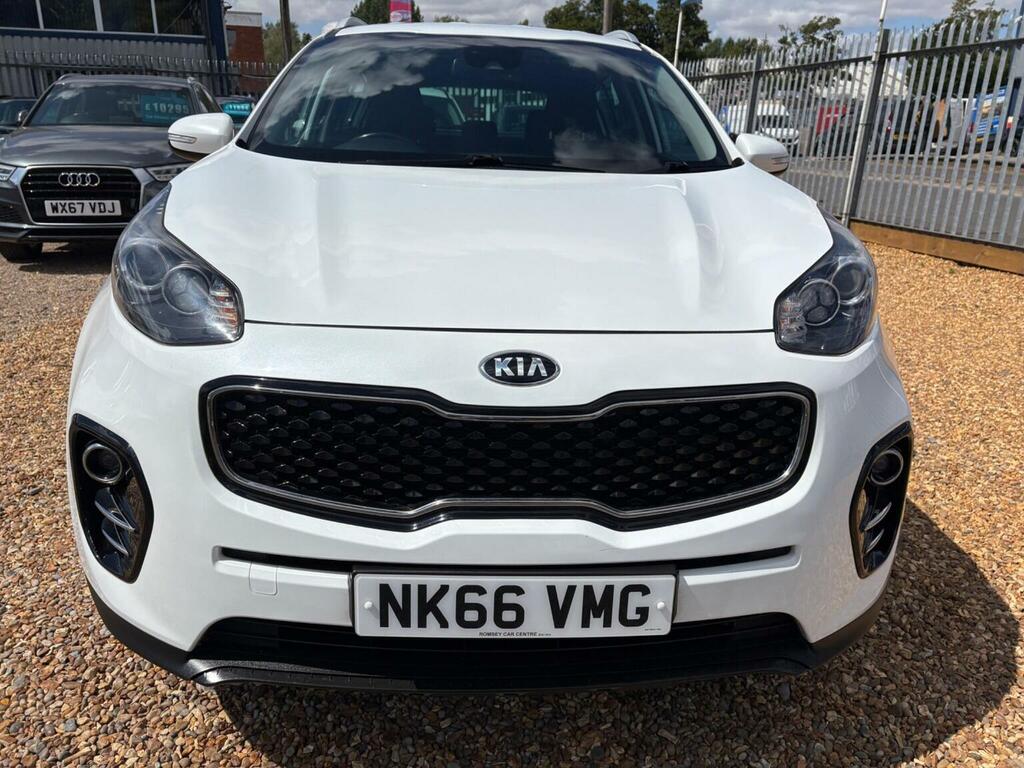 Kia Sportage 1.7 Crdi 2 Euro 6 Ss White #2