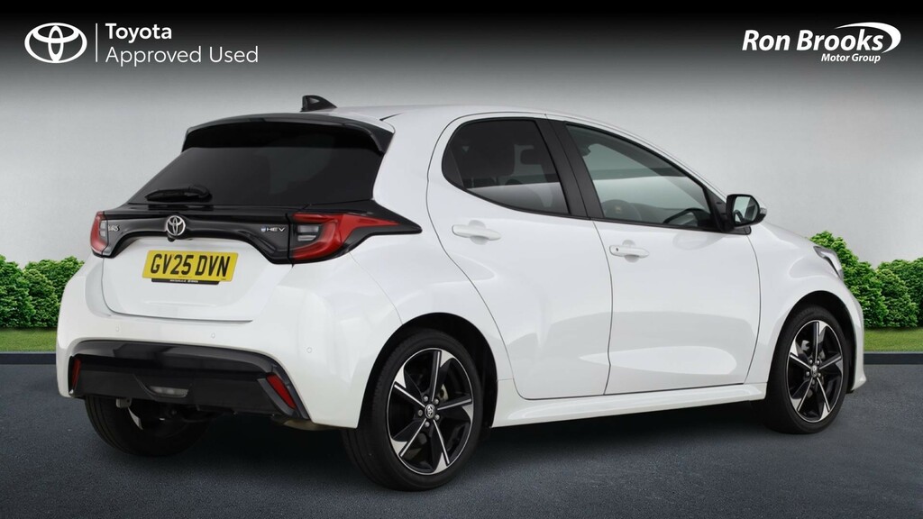 Toyota Yaris 1.5 Vvt-h Excel E-cvt Euro GV25DVN White #2