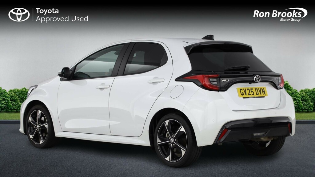 Toyota Yaris 1.5 Vvt-h Excel E-cvt Euro GV25DVN White #4