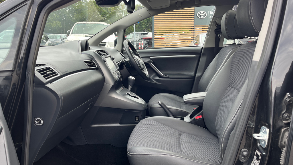 Toyota Verso 1.8 V-matic Design Multidr Black #5
